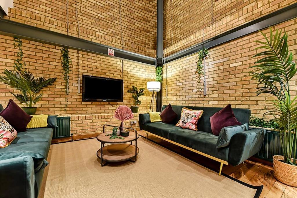 Spacious 2 Bed Urban Jungle Flat, Central לונדון מראה חיצוני תמונה